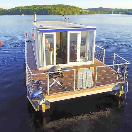 Houseboat Finland 보트호텔