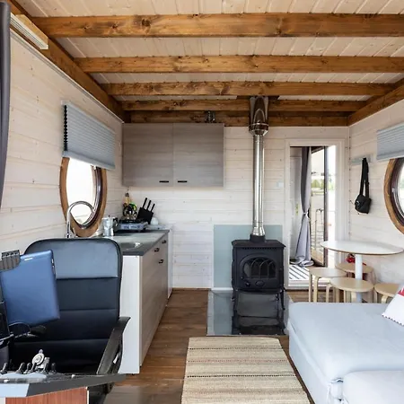 Houseboat Finland Botel 4*