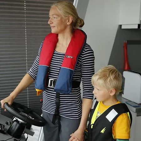Houseboat Finland Πλωτό κατάλυμα