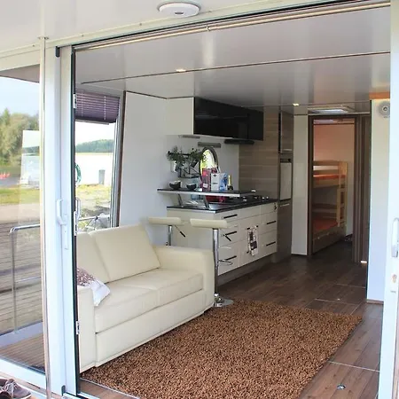 Houseboat Finland 4*
