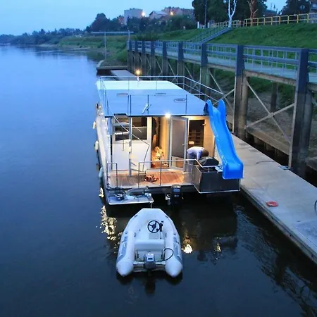 Houseboat Finland 4*