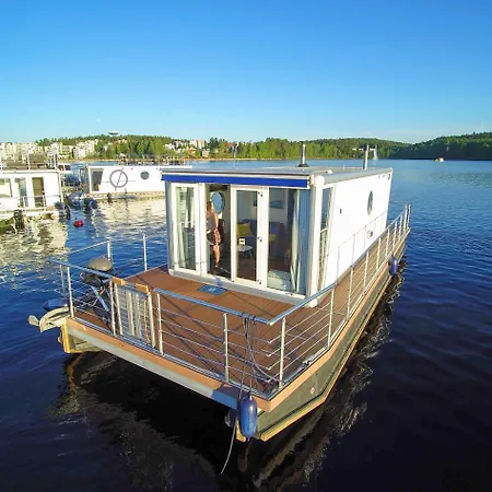 Botel Houseboat Finland 4*