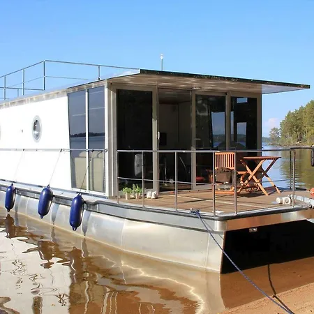 Houseboat Finland 보트호텔 헤이놀라